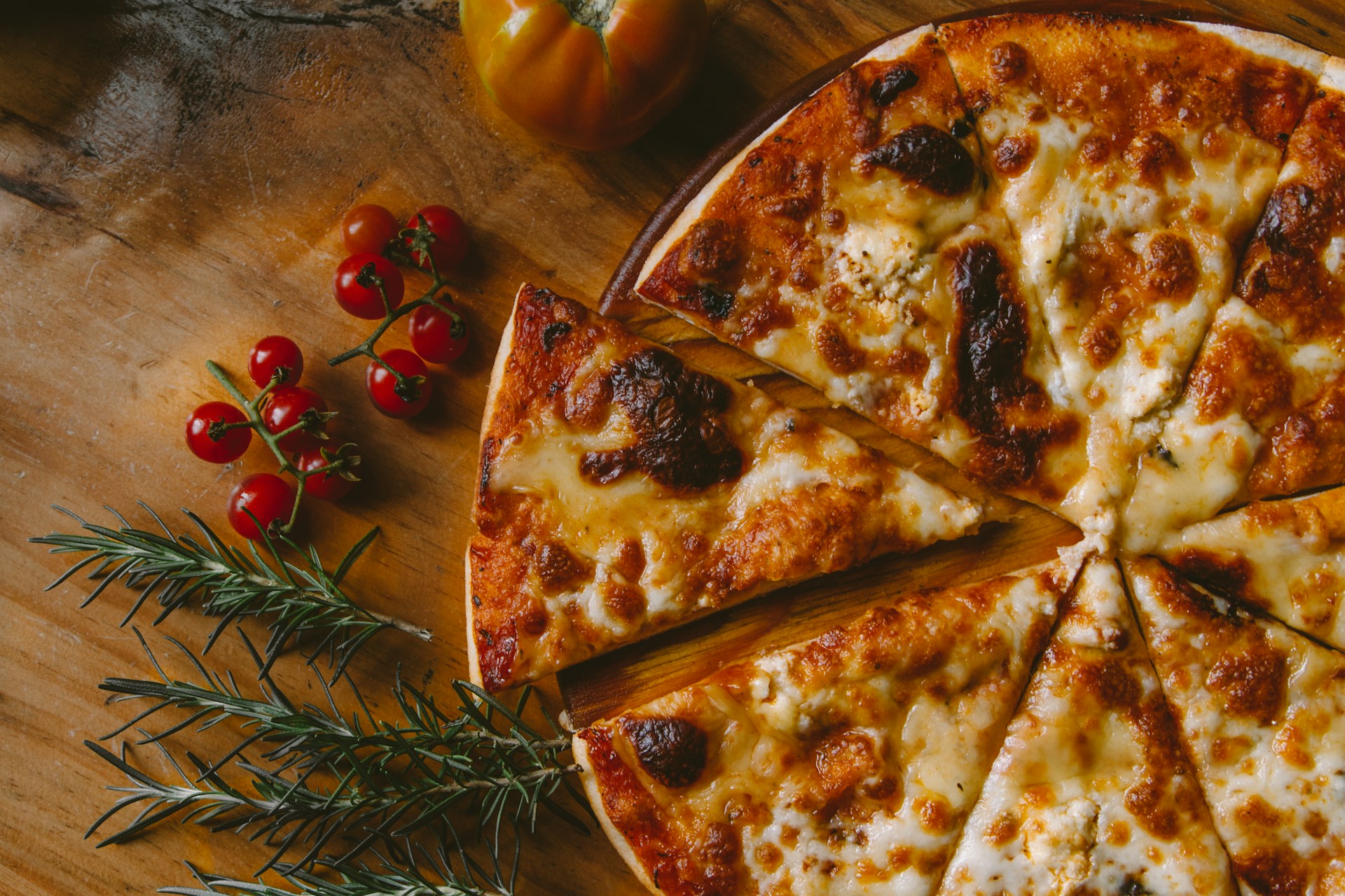 Four à pizza traditionnel au feu de bois de La Boulega